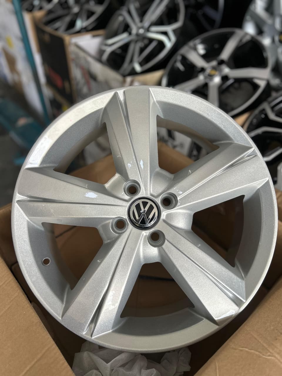 RODA ARO 17 4X100 FUSCA TSI